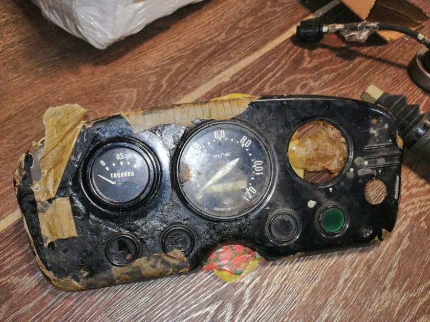 Щиток приборов ГАЗ 52