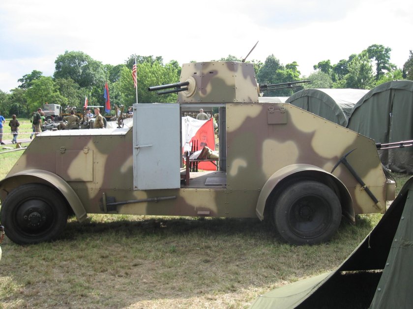 Первый польский автомобиль Урсус