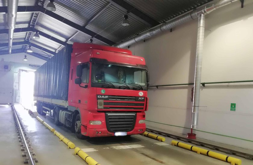 ИДК на границе