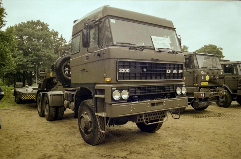 DAF 3300 8x4 тягач