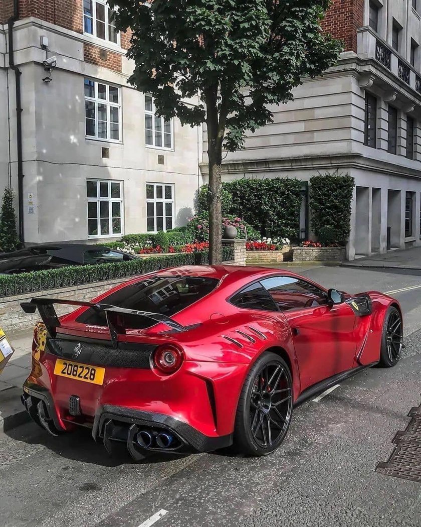 Ferrari f12 Berlinetta TRS