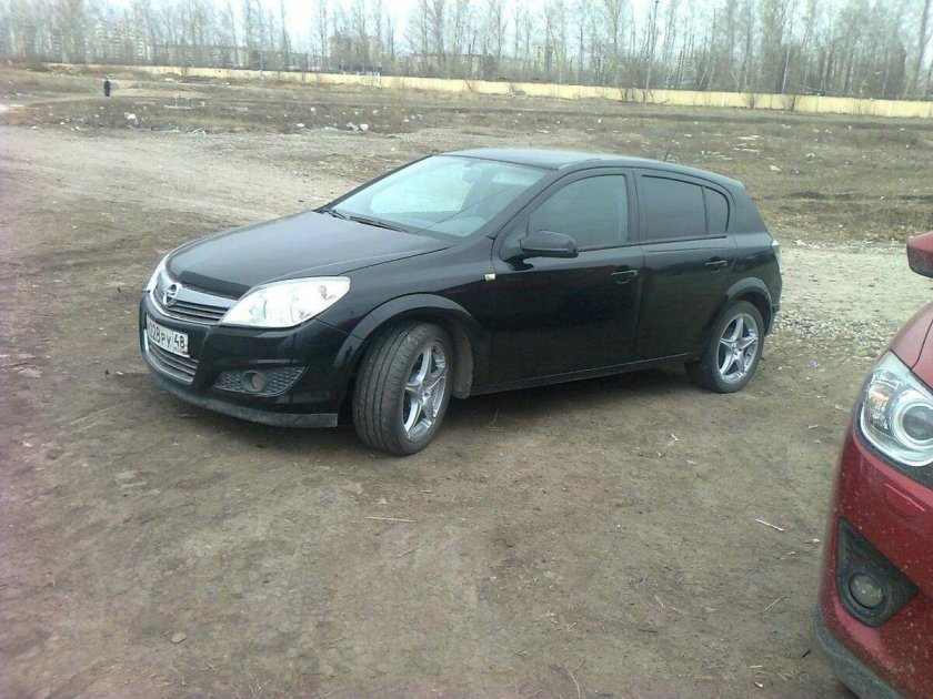 Астра н хэтчбек черный