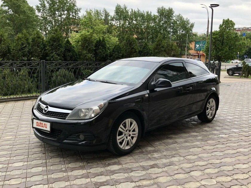 Опель Астра 2010 черный