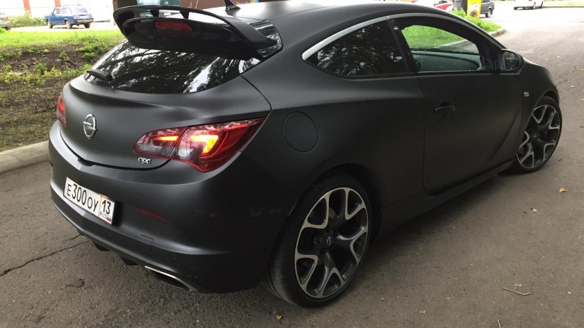 Опель Астра j черный матовый