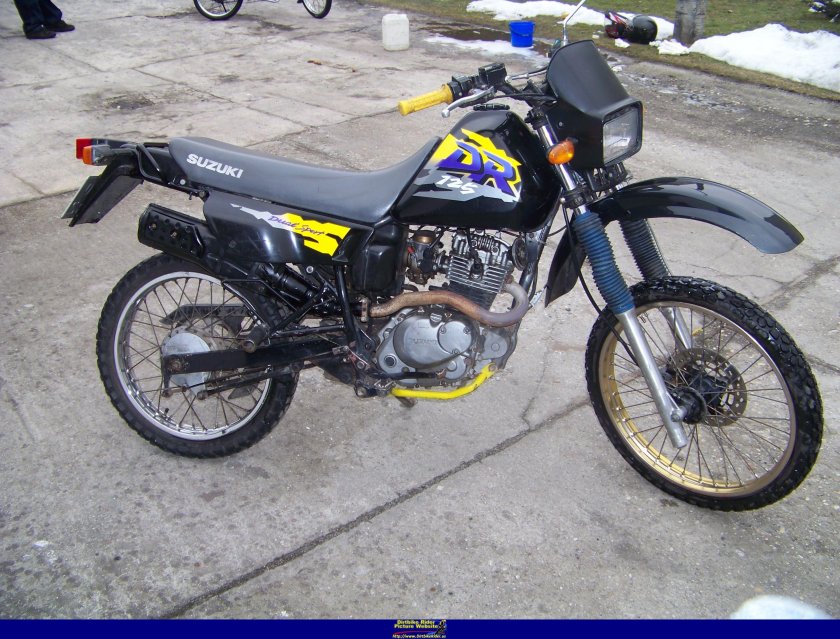 Suzuki Dr 125