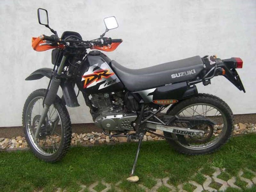 Suzuki Dr 125 se