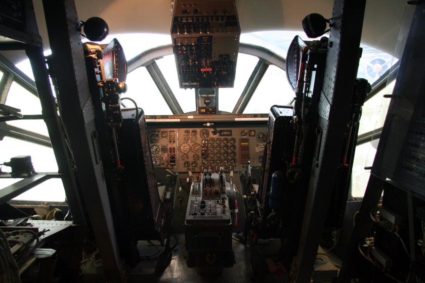 Dornier do 31 кабина