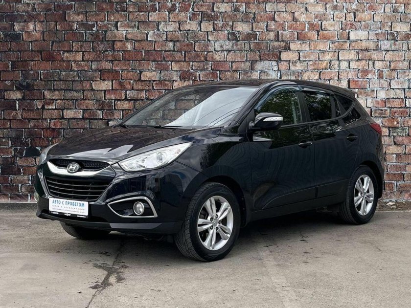 Черный Хендай ix35 2012