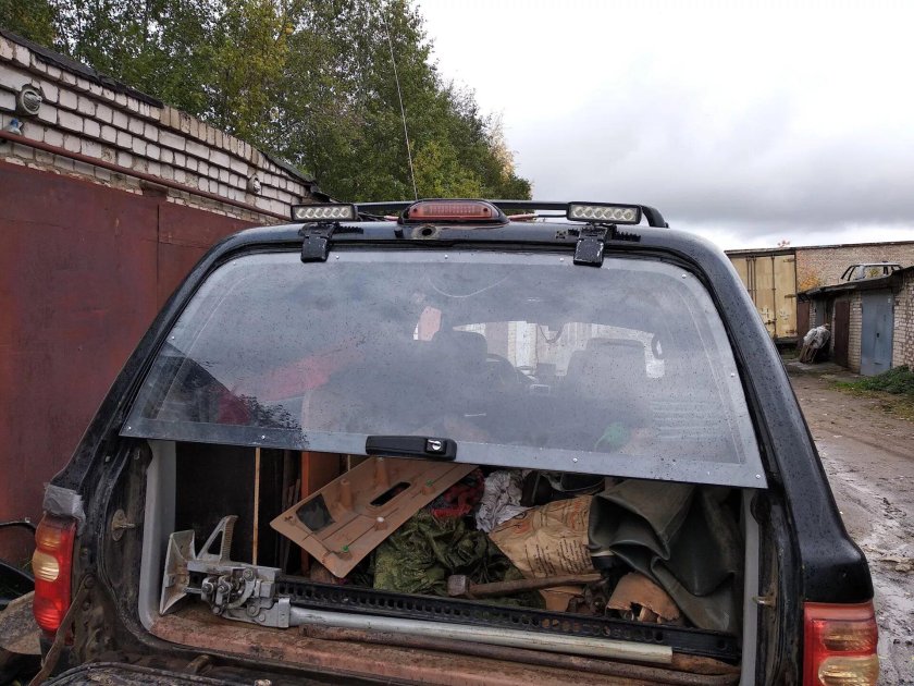 Грейт вол сейф стекло багажника