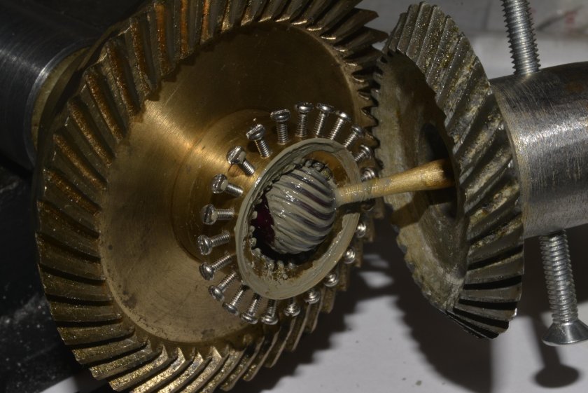 Коническая гипоидная передача