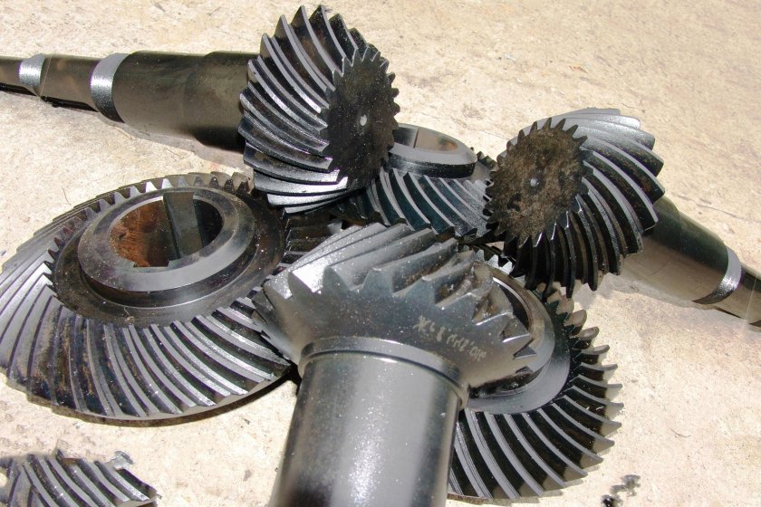 Вал шестерня гипоидной передачи ВАЗ 2105