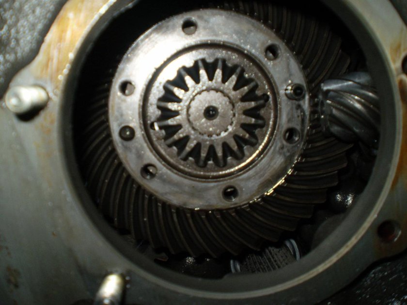 Разборка заднего моста минитрактор Янмар ф 16 д