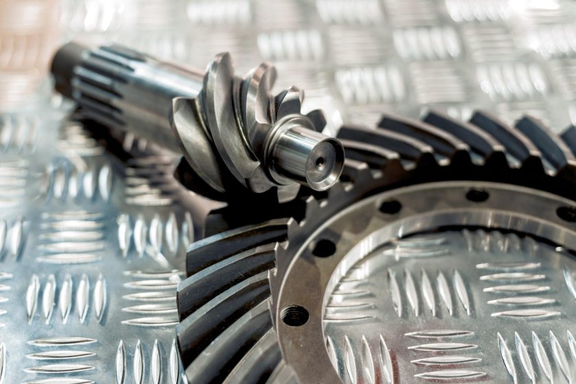 Жатка со спирально конической зубчатой передачей