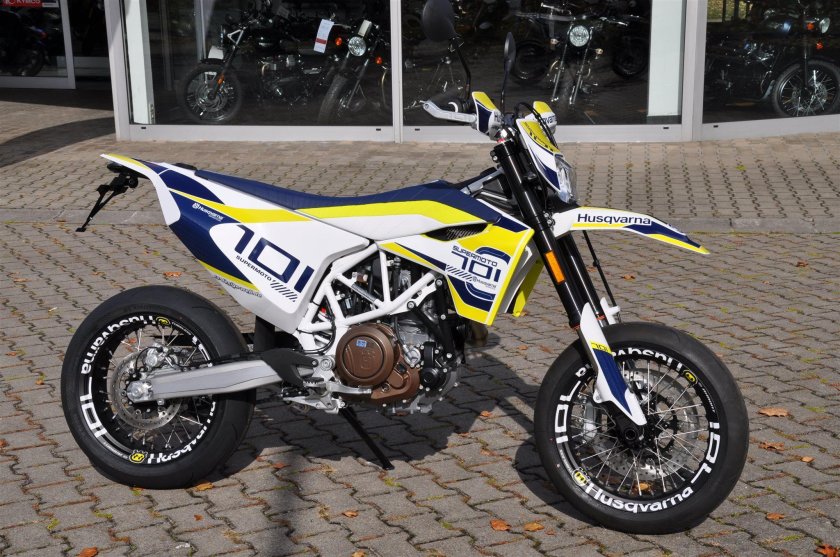 Мотоцикл Хускварна 701