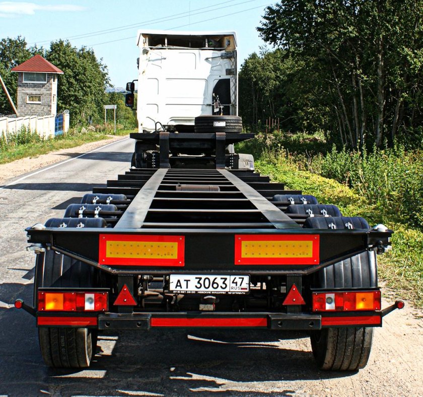 МАЗ контейнеровоз 20 футов