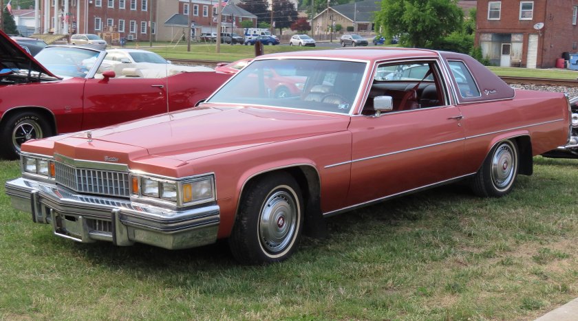 Кадиллак Coupe Deville