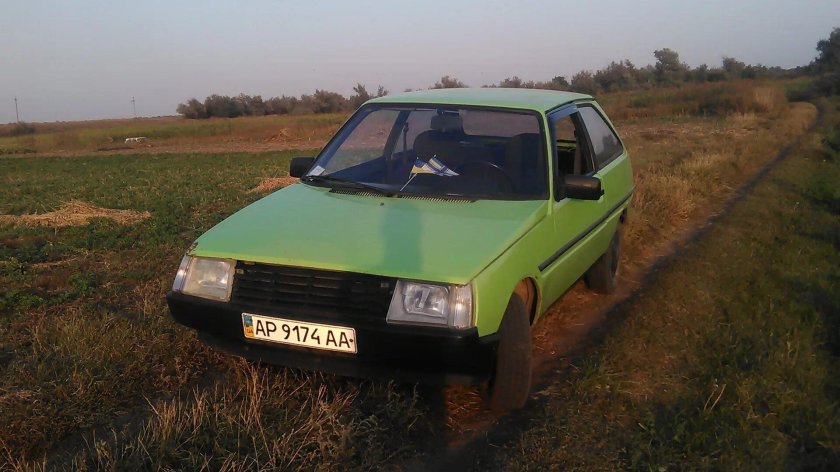 ЗАЗ 1102 зеленая