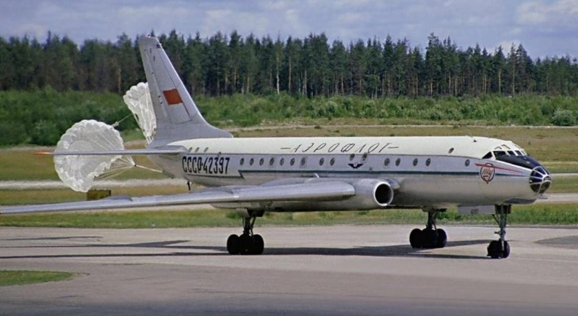 Ту-104 пассажирский самолёт