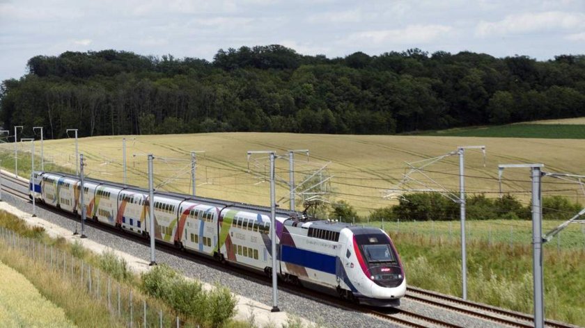 Скоростной поезд TGV Франция