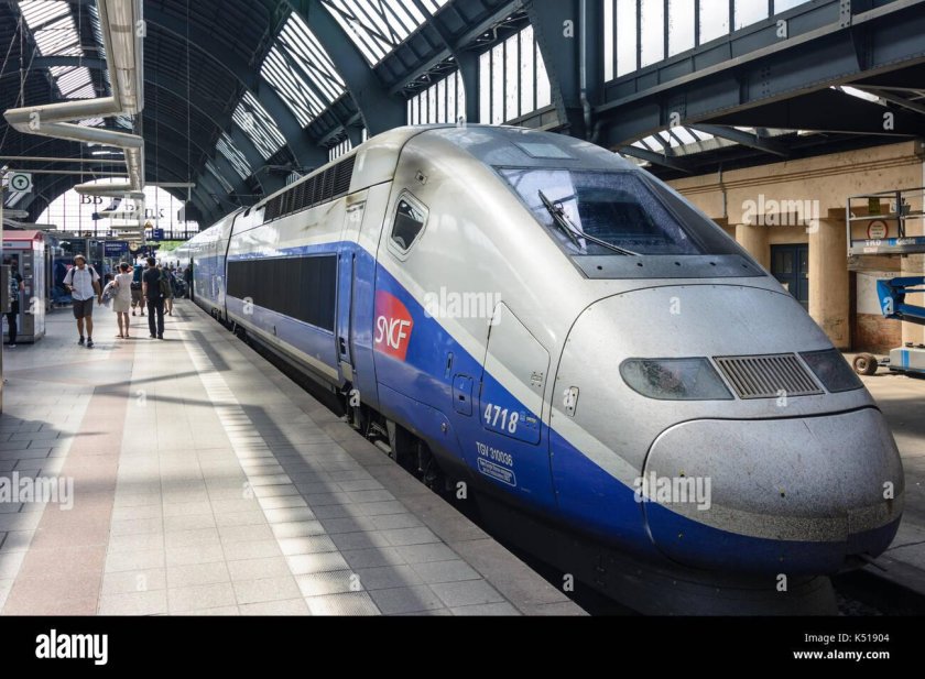 Скоростной поезд TGV Франция