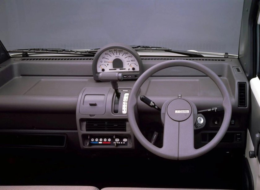 Nissan s Cargo салон