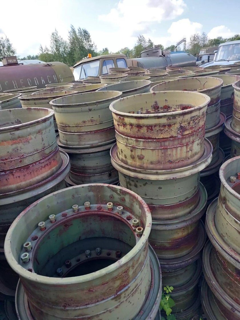 Пивные бочки во льду