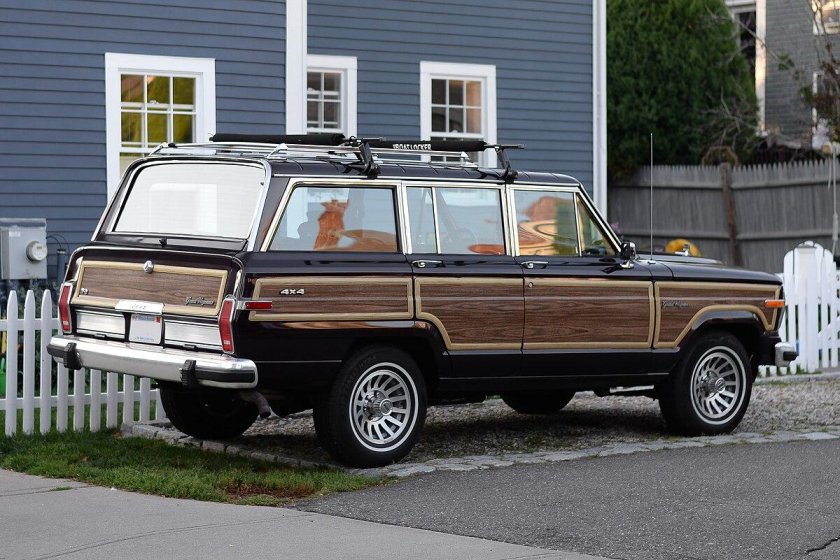 Jeep Wagoneer (SJ)