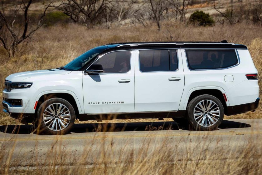 Jeep Grand Wagoneer 2023