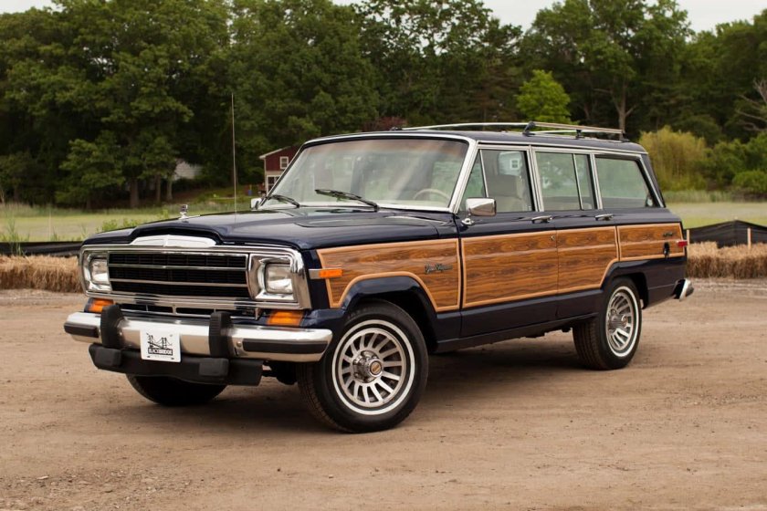 Внедорожники Jeep Wagoneer
