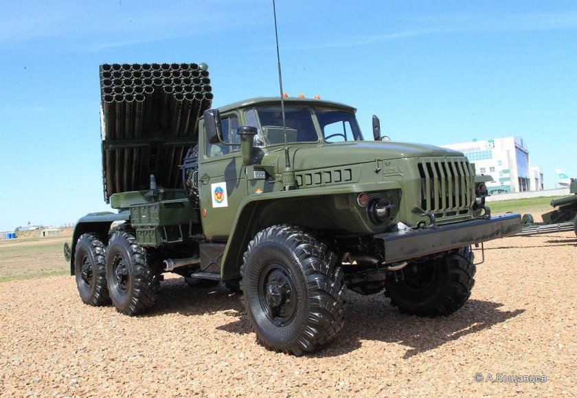 Урал 4320 град БМ-21