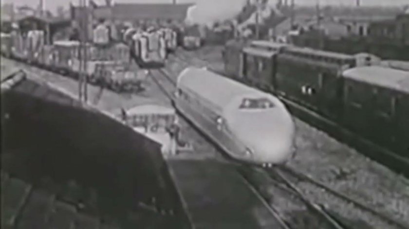 Поезд с пропеллером