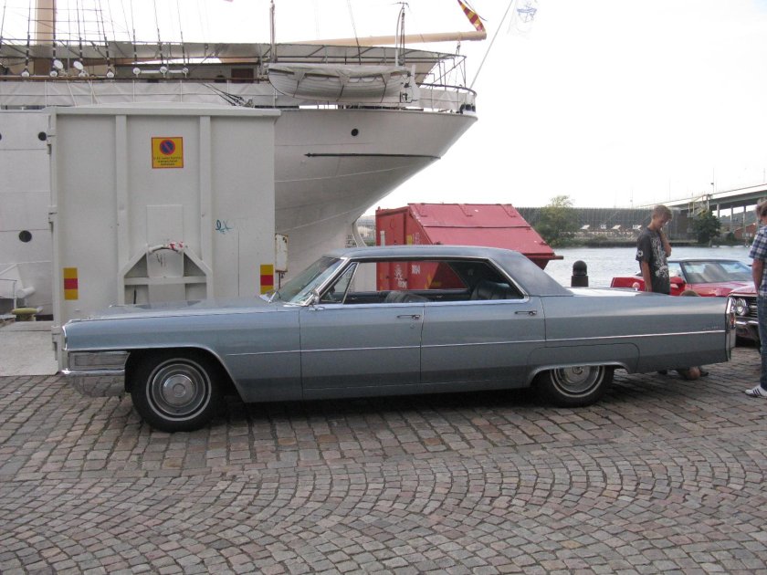 Cadillac Deville 1965 седан