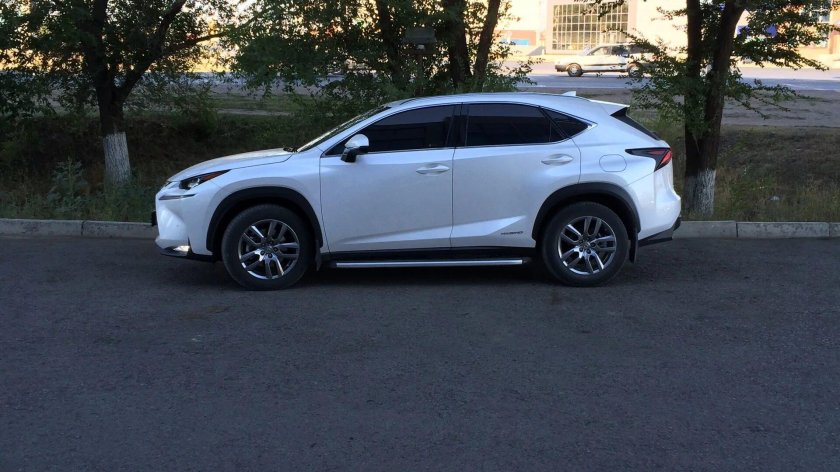 Лексус nx200 черный