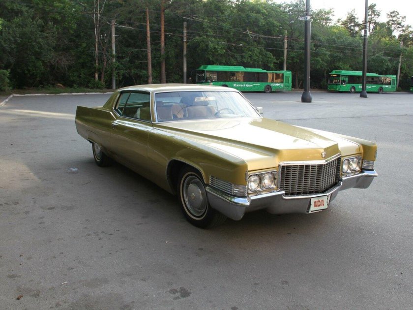 Chrysler New Yorker Brougham 1976