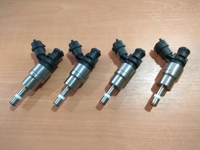 Форсунка прямого впрыска для двигателя r190