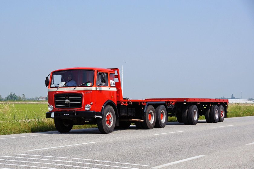 Грузовик om Titano