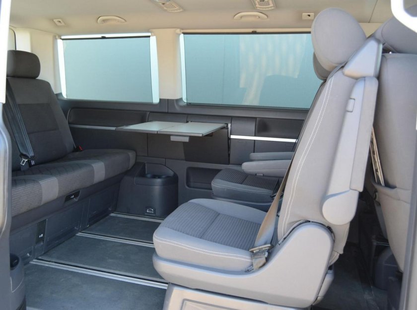 Volkswagen Multivan 2021 салон