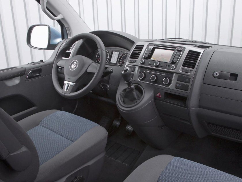 Volkswagen Multivan 2011 салон