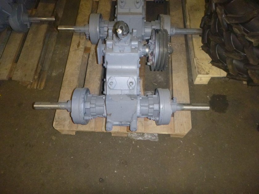 Редуктор мини трактора UNC-061