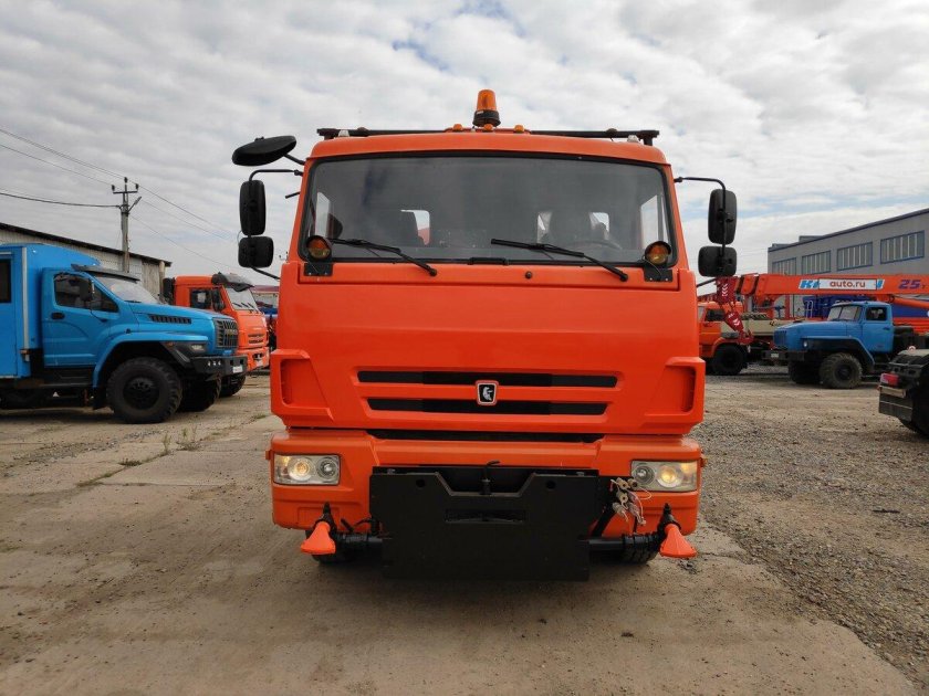 КАМАЗ 43253 поливомоечная