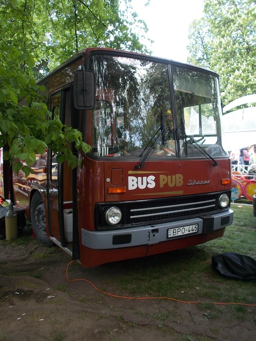 Автобус паб