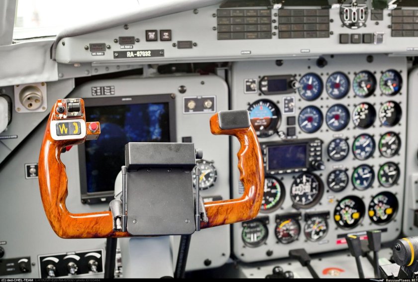 Л 410 кабина пилотов