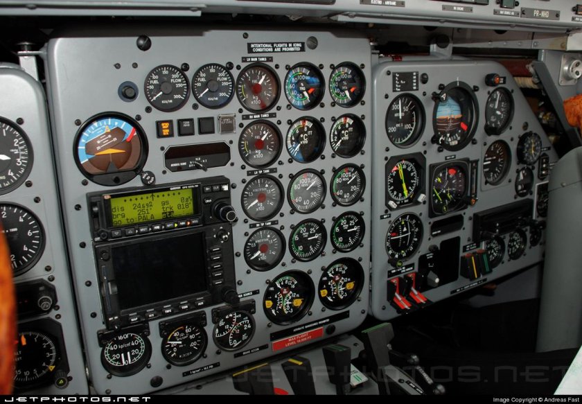 L410 Cockpit