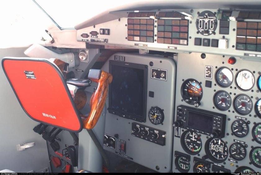 L 410 UVP e20 кабина