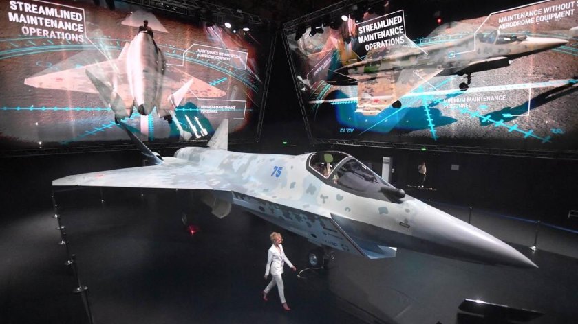 Истребитель пятого поколения Су-75