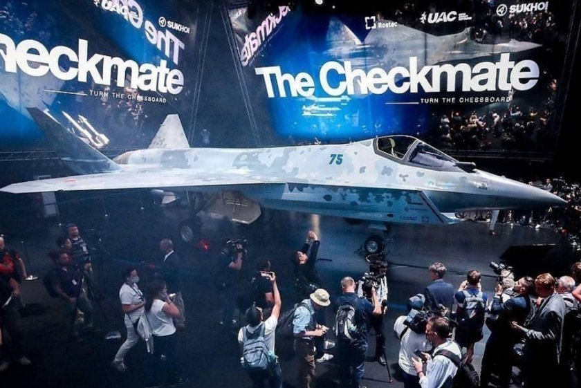 Истребитель Су-75 Checkmate