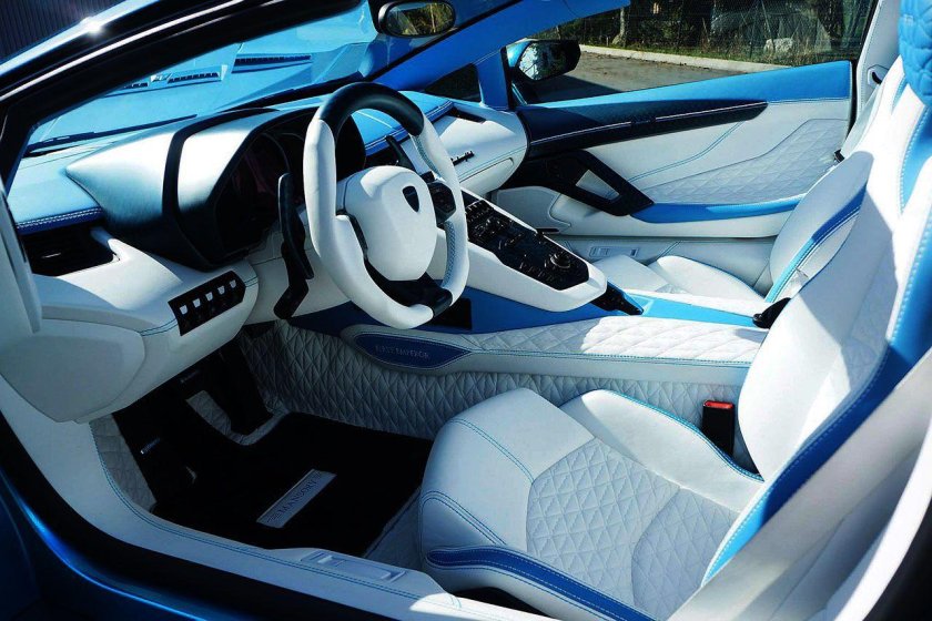 Lamborghini Aventador 2021 салон