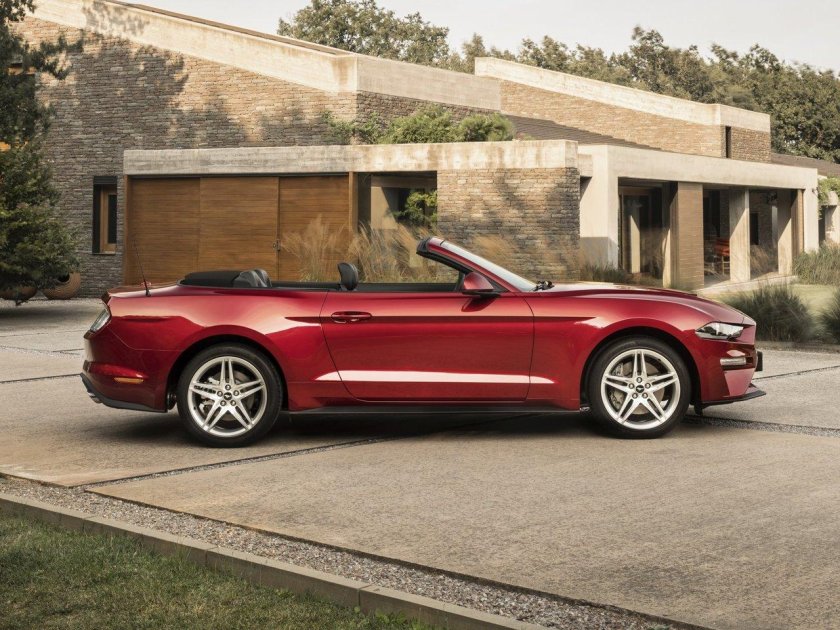 Ford Mustang 2018 кабриолет