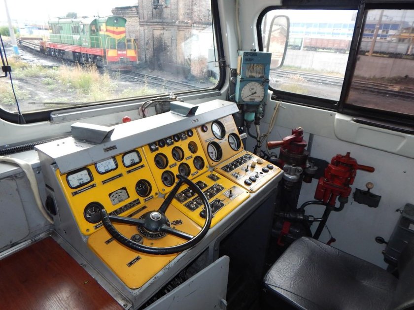 2тэ10в кабина