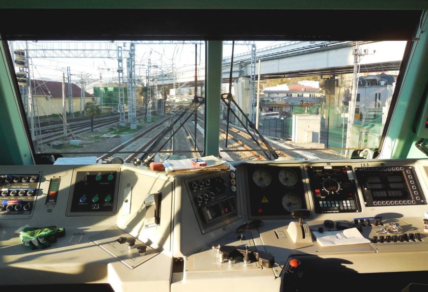 Кабина Локомотива эп1м